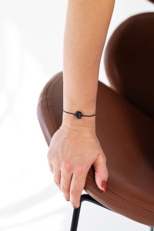 Minimalistyczna bransoletka sznurkowa – czarny turmalin